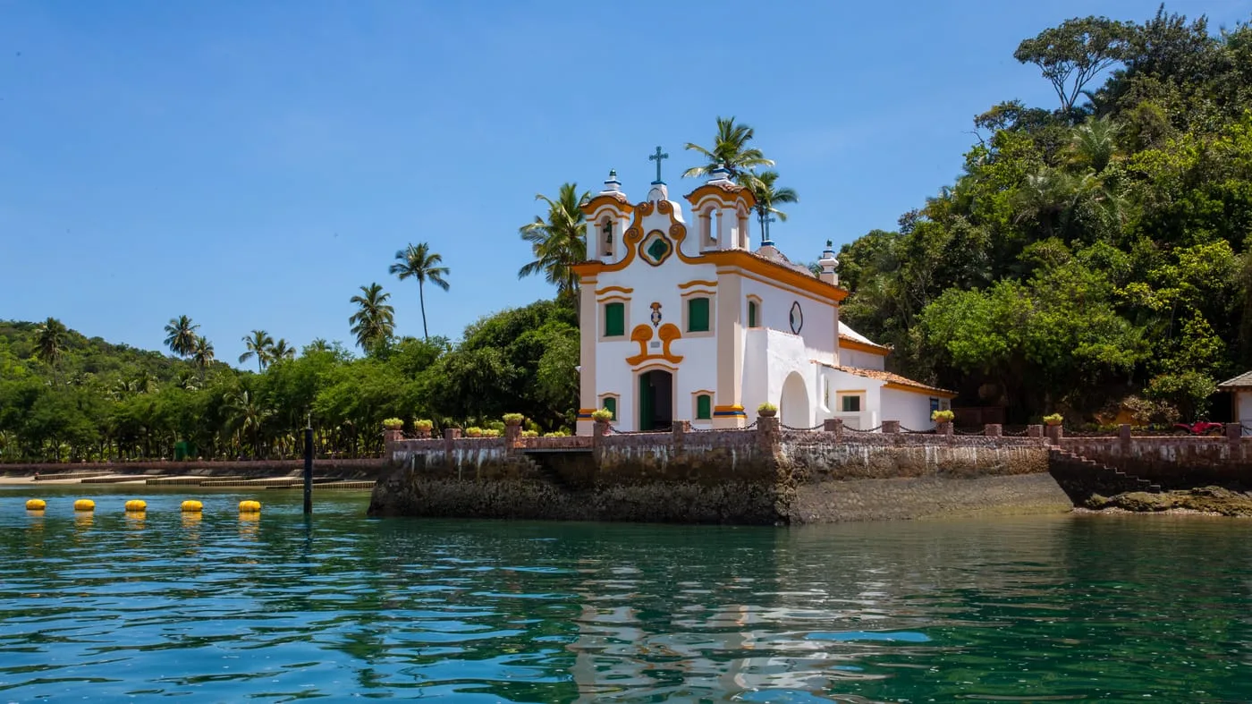 Capela na Ilha dos Frades (Praia de Loreto)